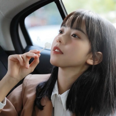 头像真人图片2025最火爆女