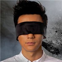 蒙眼头像男真人伤感高清图片