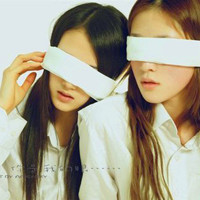 蒙眼睛的头像女生意境图片
