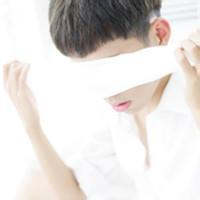 蒙眼头像男真人伤感高清图片