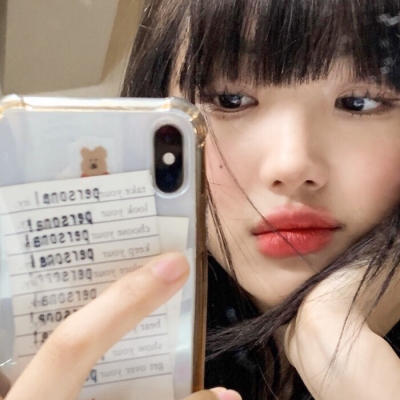 看起来很哇塞的女生头像图片