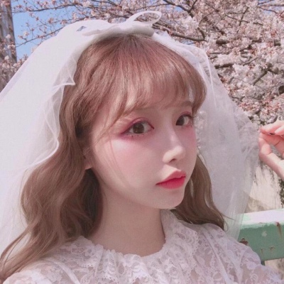 仙气飘飘的头像婚纱女