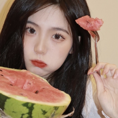 微信真人纯欲女生头像图片