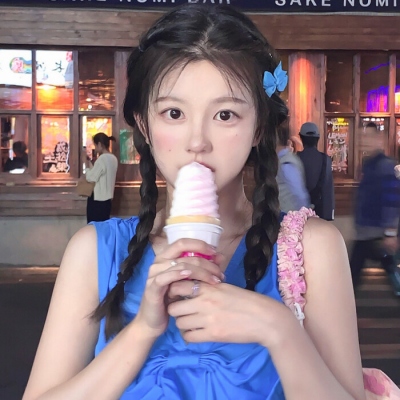 看起来很哇塞的女生头像图片