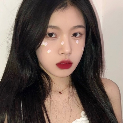 微信真人纯欲女生头像图片