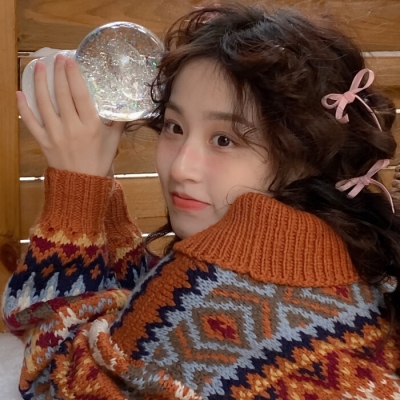 看起来很哇塞的女生头像图片