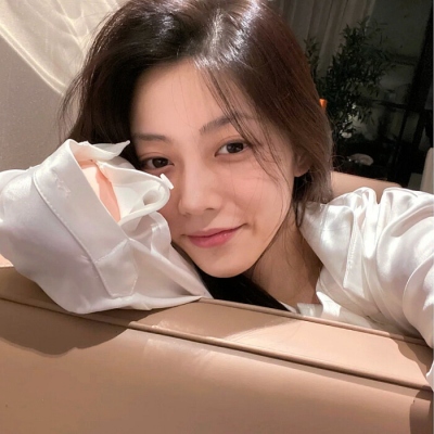 女生头像ins高级质感成熟温柔图片