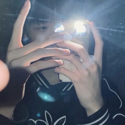 高级压迫感十足的男生头像图片