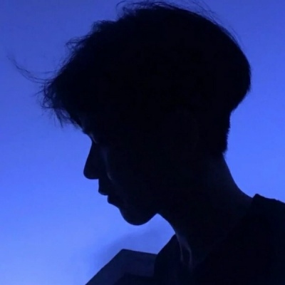 高端高级感的小众男头像图片