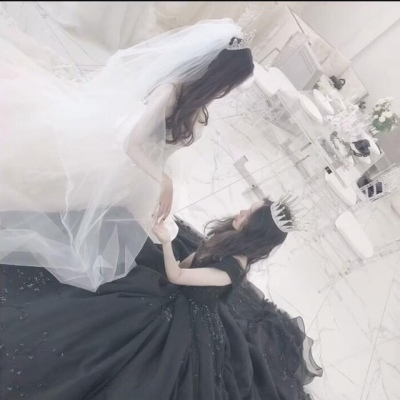 仙气飘飘的头像婚纱女