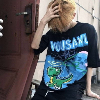 高端高级感的小众男头像图片