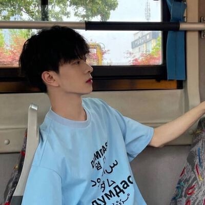 超级哇塞男头