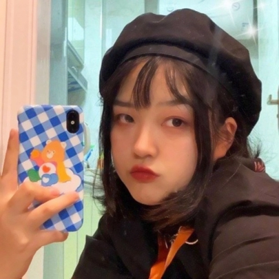 女生戴帽子头像 超酷