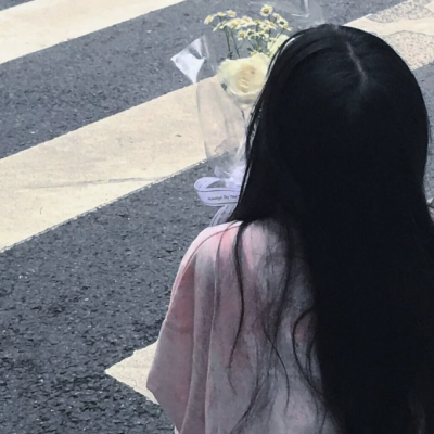 2025年最火的ins头像女生高清图片