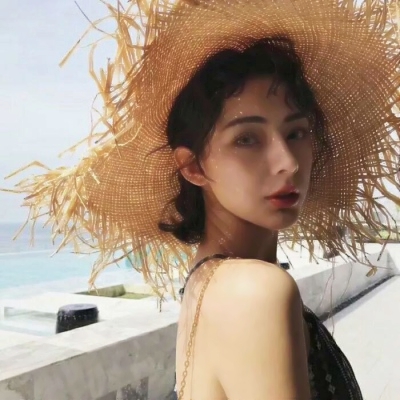 女生头像真人戴帽子