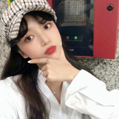 女生戴帽子头像 超酷