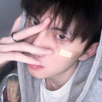 真人超酷男生超丧头像图片