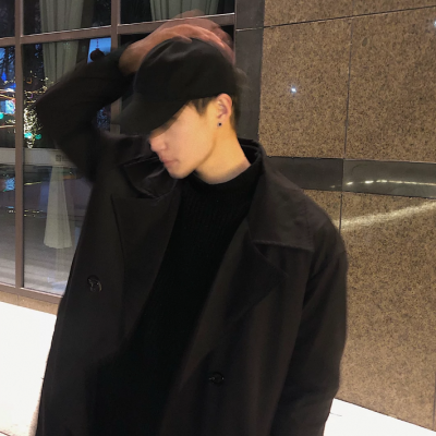 微信头像男戴帽子帅气图片