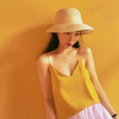 女生头像真人戴帽子