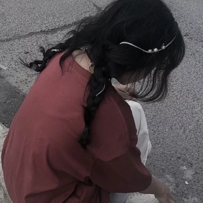 2025年最火的ins头像女生高清图片
