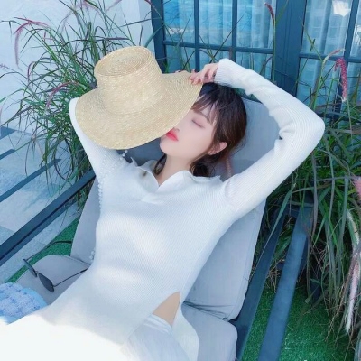 女生头像真人戴帽子