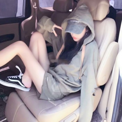 女生头像真人戴帽子