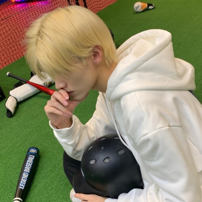 很酷很帅气的真人男生头像图片
