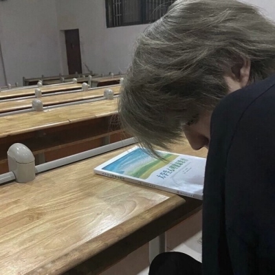 很酷很帅气的真人男生头像图片