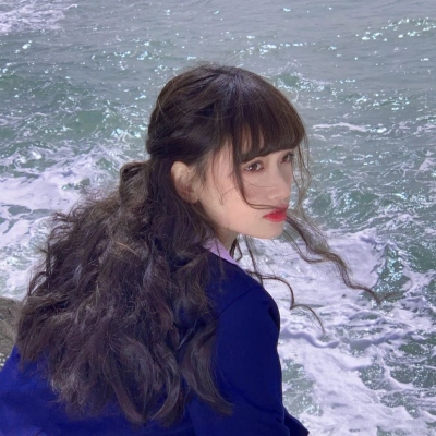 微信真人小众高级女头干净图片