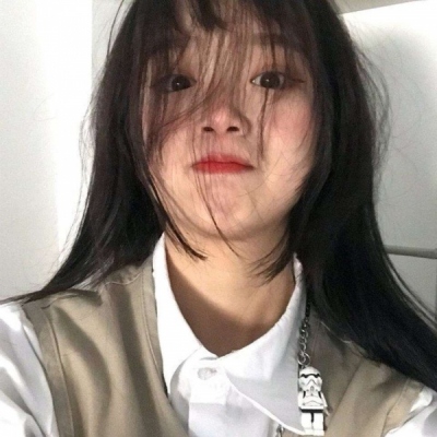 女头图片2025最火爆
