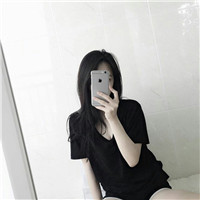头像2025年最火女生挡脸