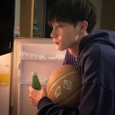 高级酷帅的男生头像