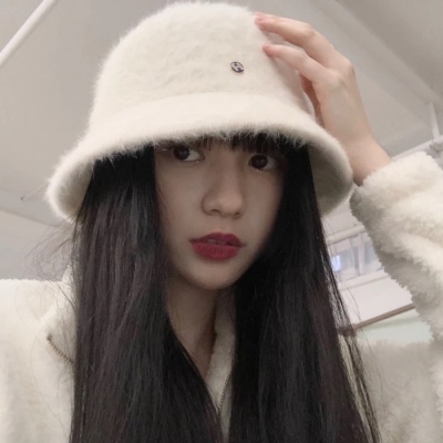 2025头像女戴帽子高清图片