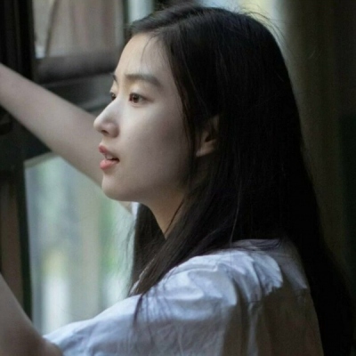 女头图片2025最火爆