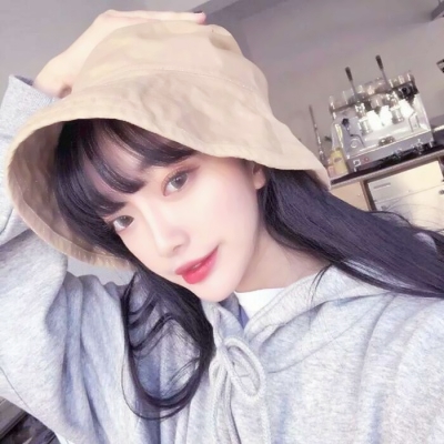 女生头像真人戴帽子