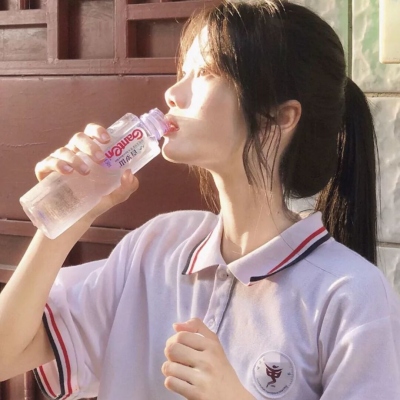 2025头像超清女生照片