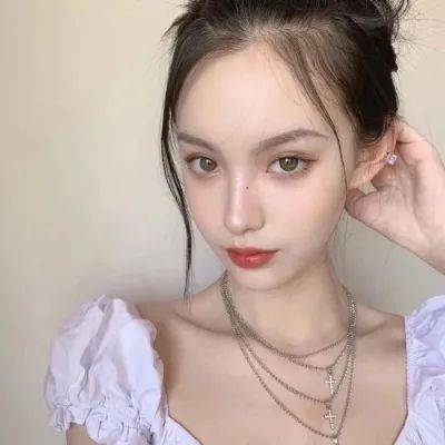 微信可甜可咸可温柔的头像女生图片