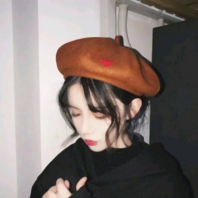 女生戴帽子头像 超酷