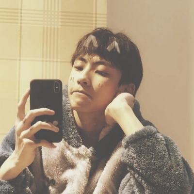 清新高端的微信头像男生图片
