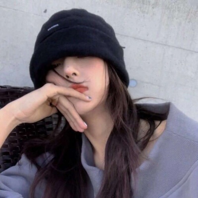 2025头像女戴帽子高清图片