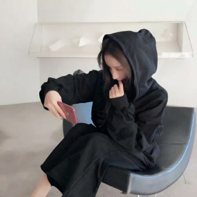 女生头像真人戴帽子