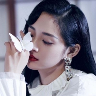 女生酷到爆的头像