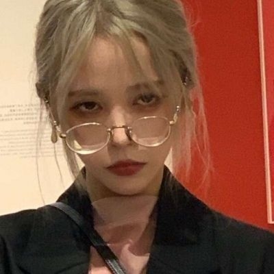 女生酷到爆的头像