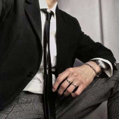 2025年男人成熟稳重微信头像图片