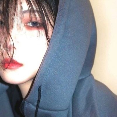 女生酷到爆的头像