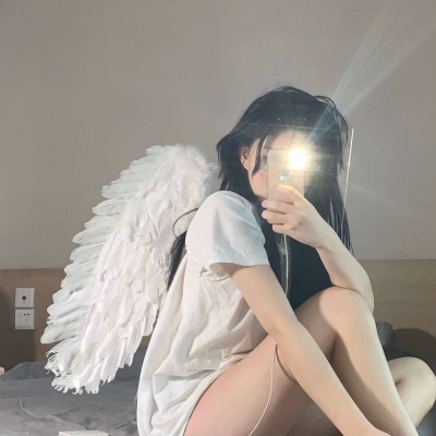 抖音比较火的微信头像女生图片