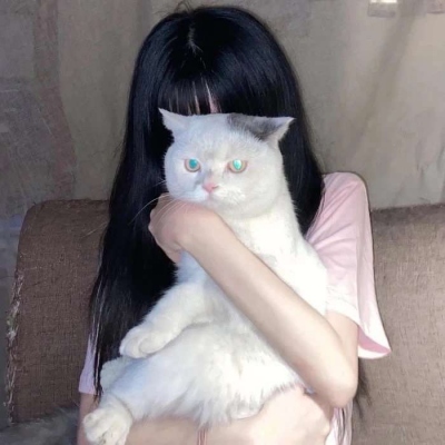 抖音比较火的微信头像女生图片