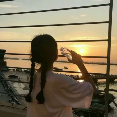 女生背影头像唯美意境图片