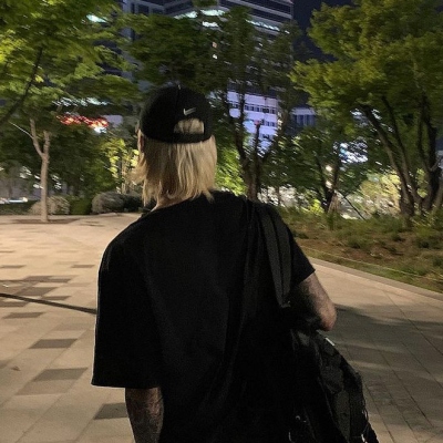 真人头像看不出来是网图的20岁