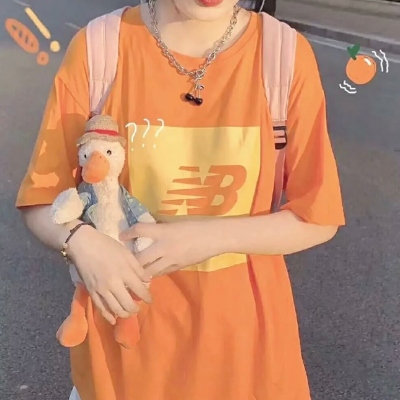 橙色可爱头像女
